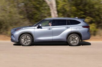 Toyota Highlander Platinum 2020 Platinum 4 Door SUV AWD (3.5L 6cyl 8A)