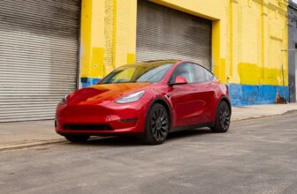 Tesla Model Y 2021 - Standard Range SUV EV